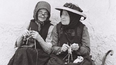 Ausstellungseröffnung in Anwesenheit der Kuratorin Mira Darvas: »Wiedergutmachung«. Fotografien aus Siebenbürgen von Radu Darvas