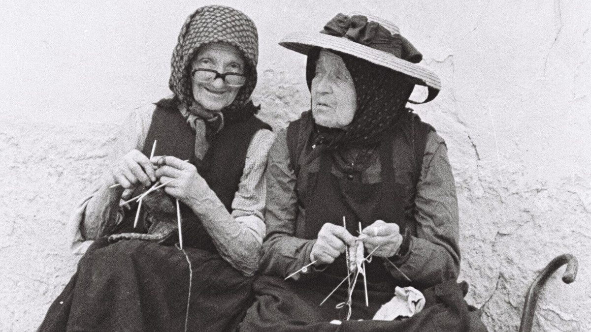 Ausstellungseröffnung in Anwesenheit der Kuratorin Mira Darvas: »Wiedergutmachung«. Fotografien aus Siebenbürgen von Radu Darvas