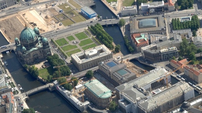Zukunftsbilder im Fluss. Wohin mit der Berliner Spreeinsel?