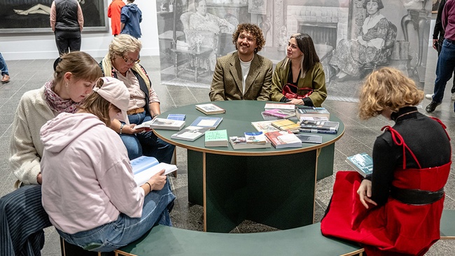 K20 tin*stories: Lesung und Gespräch mit Joy Reißner zur Ausstellung Queere Moderne. 1900 – 1950