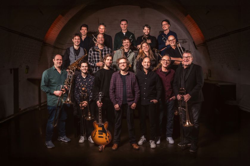 Eight Cylinder Bigband