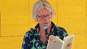 NIMM PLATZ - KÖLNER LITERATURSOMMER MIT BETTINA HESSE