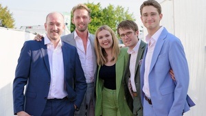 CHRIS HOPKINS meets THE YOUNG LIONS: Swing Classics von Frank Sinatra bis Louis Armstrong & beyond