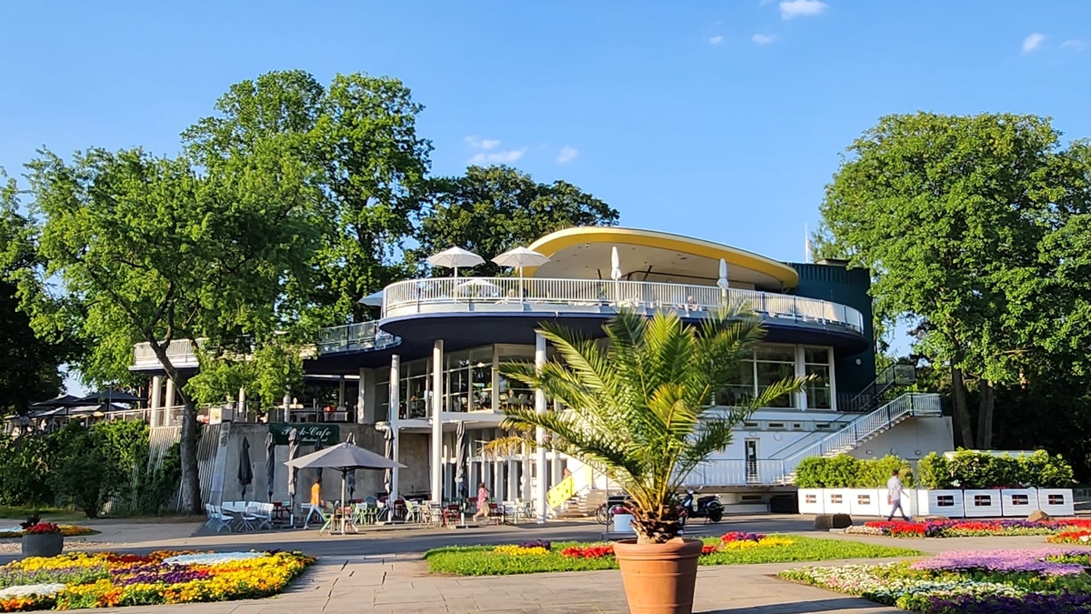 Club House Afterwork Party im Park