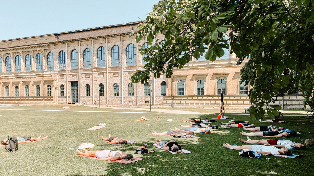 Outdoor! POP UP YOGA @Alte Pinakothek