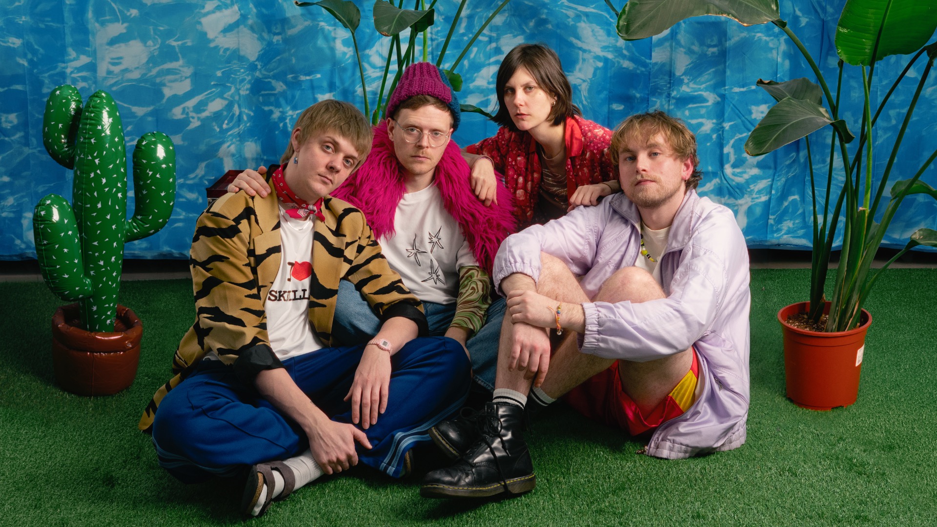 LUXUS | Support: River Coke