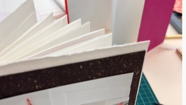 Leporello: Ein entfaltetes Buch