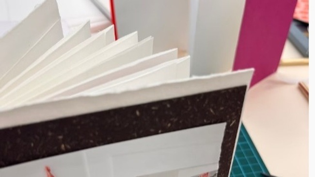 Leporello: Ein entfaltetes Buch