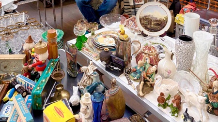 Düsseldorfer Flohmarkt am Blumengroßmarkt