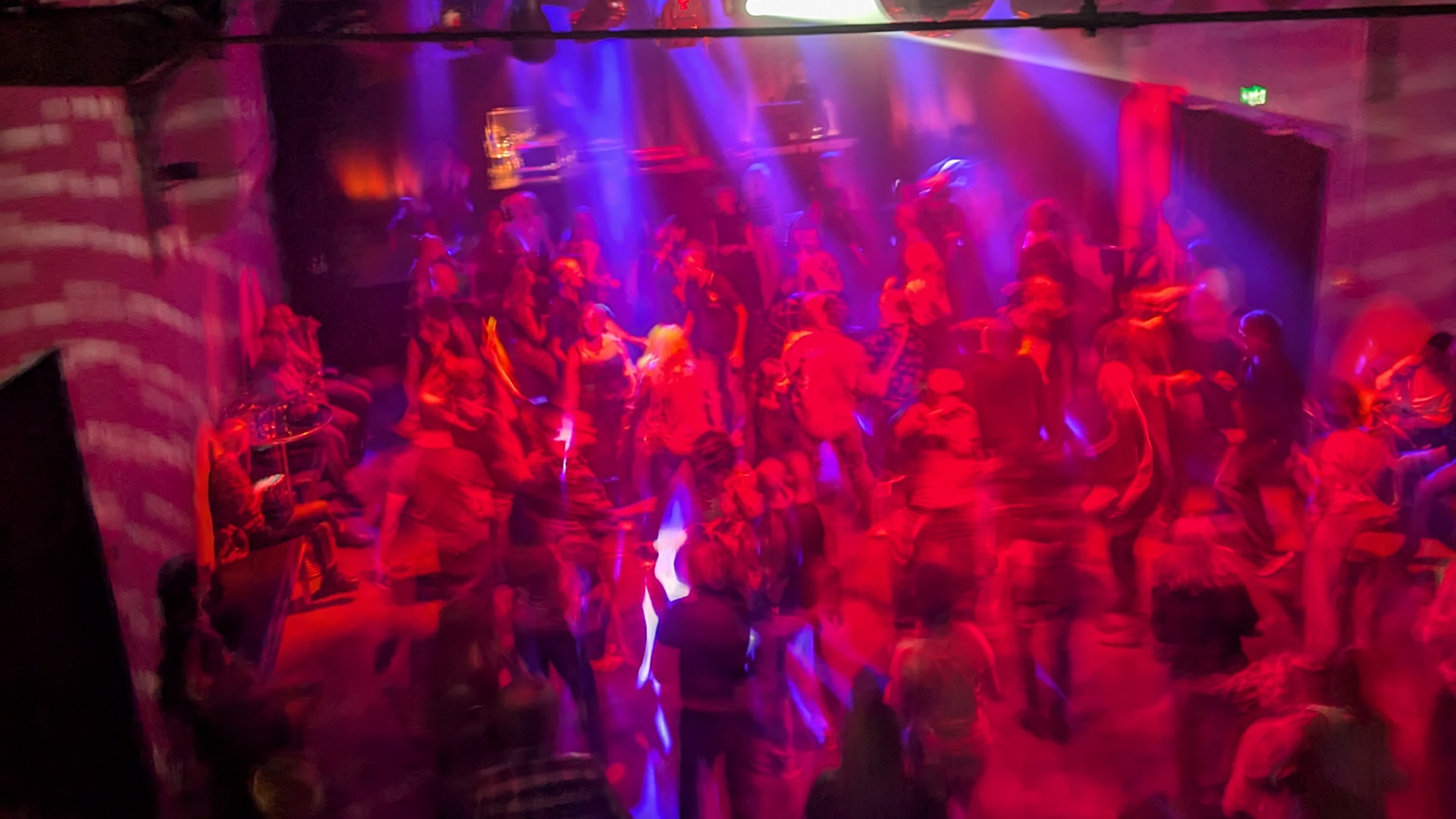 Schwanen Vor12Club • Mixed-Music Disko