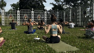 Outdoor Vinyasa Yoga @Teehaus