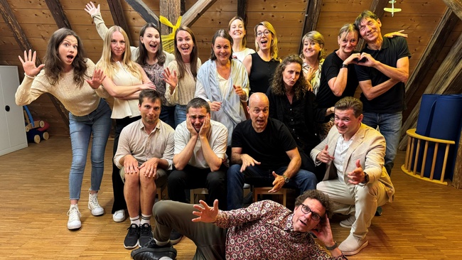 „Es gibt keine Zufälle” Lustspiel von István Békeffy / Andreas Solt • Theatergruppe Mélange