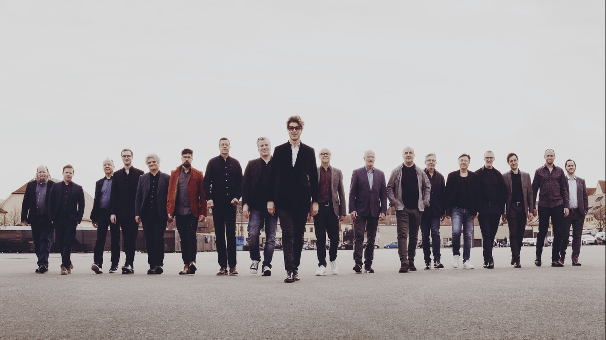 HOLIDAY JUMP – 75 JAHRE SWR BIG BAND