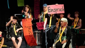 Lebendes Archiv: Rat der Generationen | 12. Festival Politik im Freien Theater