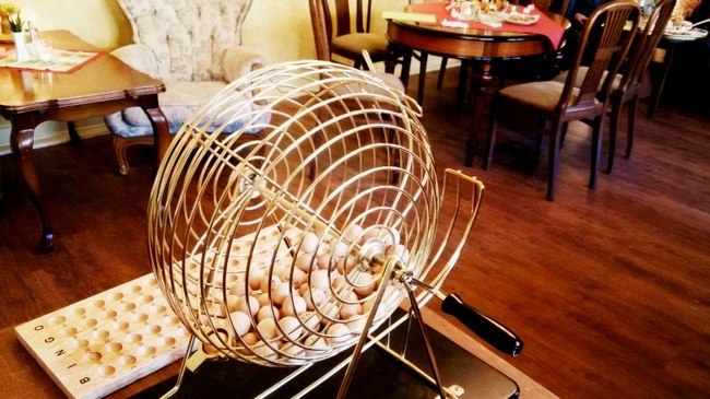 BINGO! unterm Kronleuchter