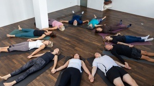 COMING HOME | Somatic Yoga & Cacao Circle