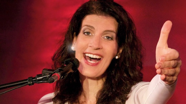 Frau Höpker bittet zum Gesang - Das Mitsingkonzert