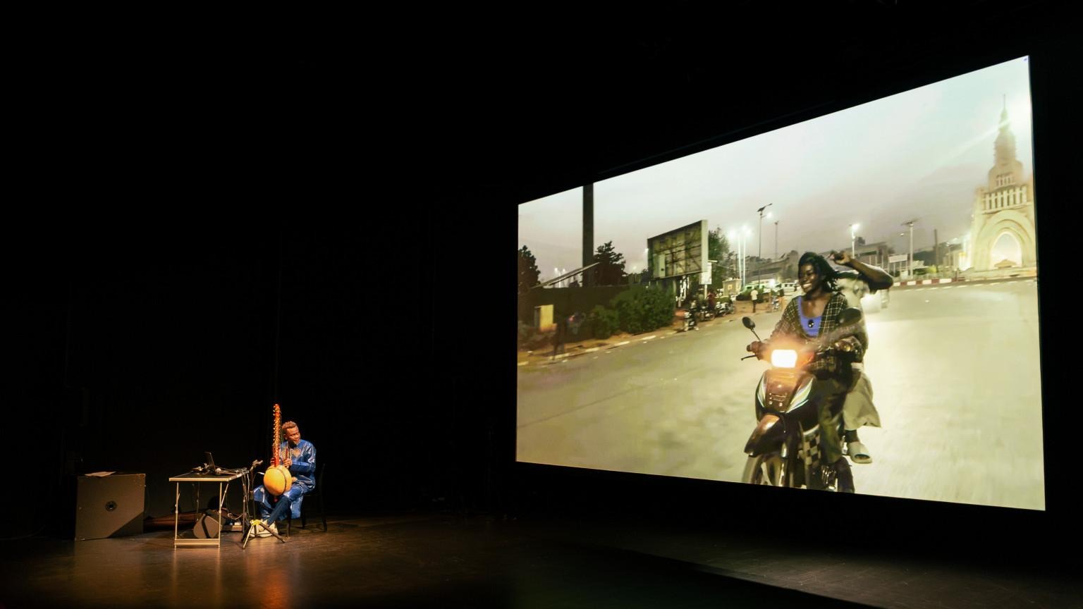 Rimini Protokoll / Théâtre de Vidy / Les Praticables ›Mali Futur Live‹