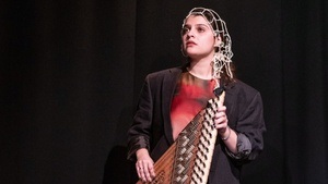 MIGRA – Migrantin der Identität: Performance mit trans-traditioneller Musik,  Poesie und Tanz