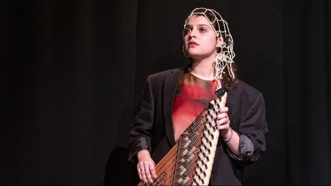 MIGRA – Migrantin der Identität: Performance mit trans-traditioneller Musik,  Poesie und Tanz