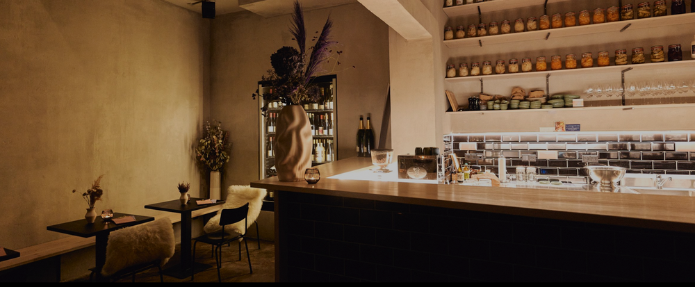 NOMI Silvester: Austern, Mett & Wackelpudding