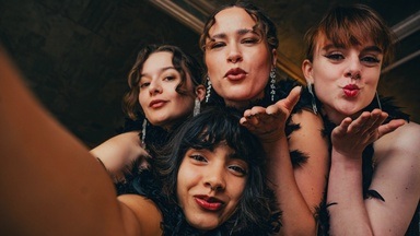 DRAG & BURLESQUE BRUNCH "Kisses on Cheeks"