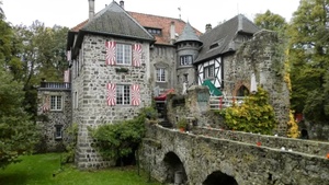 Wohlfühl-Yoga-Retreat für Frauen auf der Burg Lede
