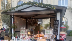 Nikolausmarkt auf dem Schillplatz in Nippes