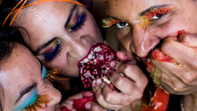 SEX AND RAGE. EAT ME RAW