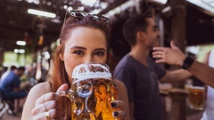 Fränkische Snacks und Bier im Hexenhäusle