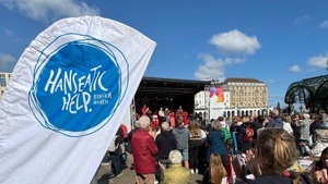 Hamburgs längste Tafel für Demokratie, Vielfalt und Zusammenhalt