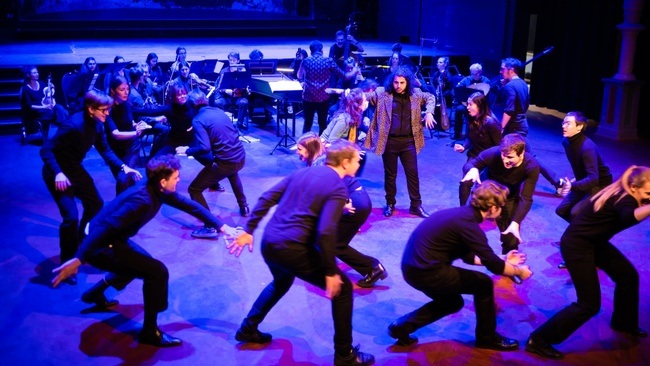 Dido and Aeneas – Scenes of a new age