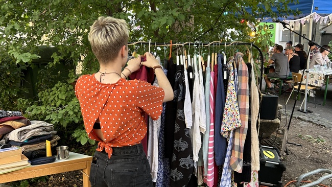 Kleidertausch & Kundt Café