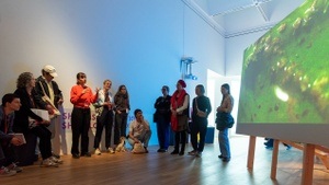 VIDEONALE.20: Ausstellungsführung im Kunstmuseum Bonn