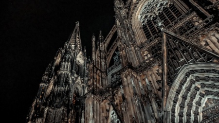 The Dark Side of the Dom - A Spooky Cologne Tour