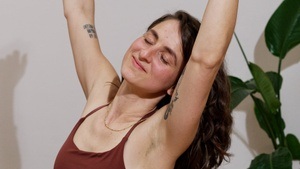 Somatic Yoga - Yoga für Körperwahrnehmung, Regulation und inneres Ankommen. Kleine Gruppe, exklusive Location. Für jedes Erfahrungs-Level.