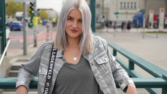 Julia Brandner - Calm your tits Stand-up Comedy