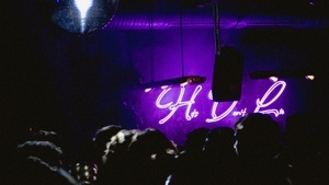 PARTY // HITS DON'T LIE - TANZ IN DEN MAI