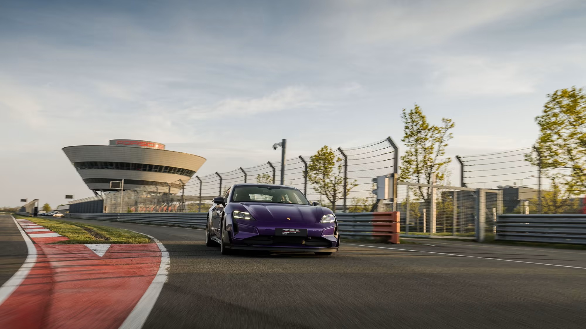 Porsche Experience Center Leipzig, Co-Pilot Taycan