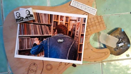 Betreutes Trinken mit Schallplatten im Biergarten