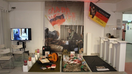 Kunst & Kaltgetränk – Künstlerinnengespräch mit Charlotte Esch zu „Savita Wagner“