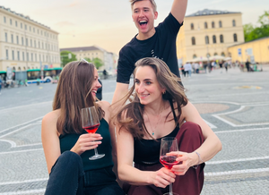 Wine & Food Walking Tour MAXVORSTADT!