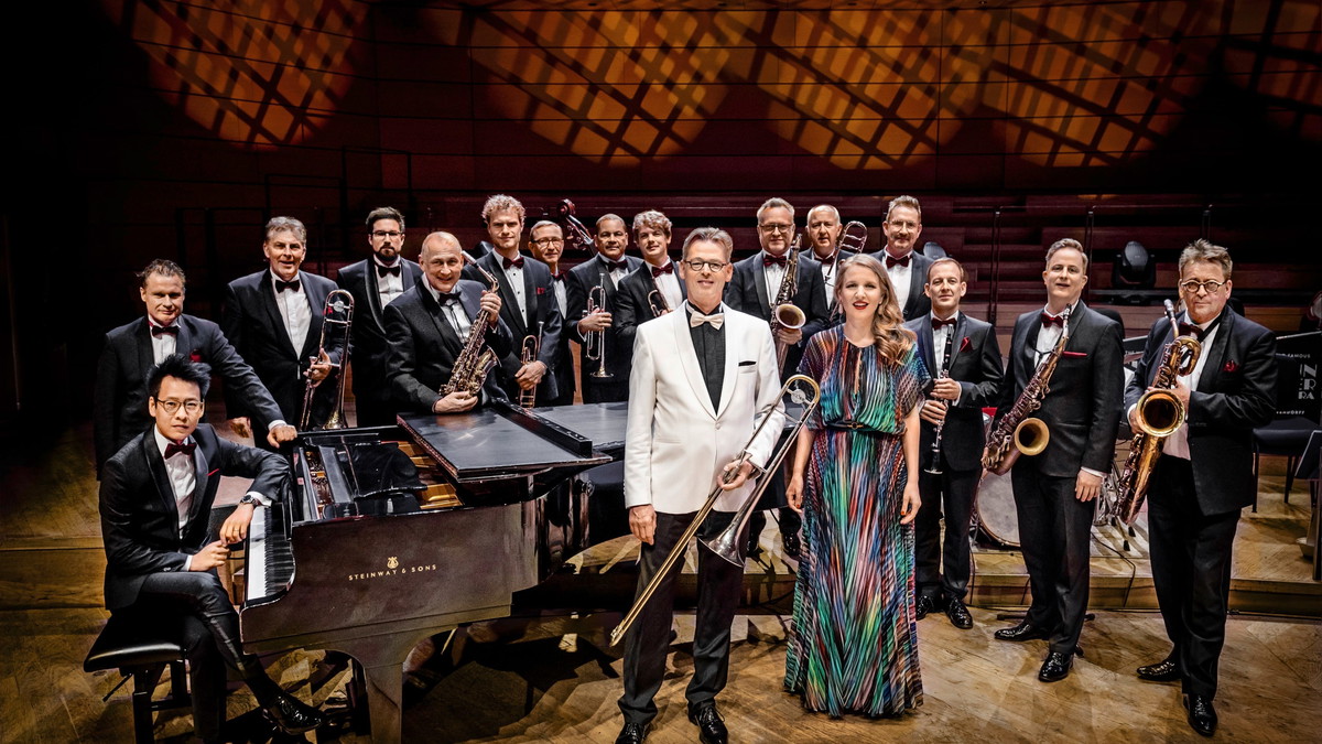 Glenn Miller Orchestra directed by Uli Plettendorff