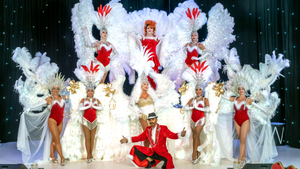 Travestie Revue "Weihnachtszauber" Im Carte Blanche Theater