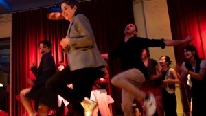 Dance, dance, dance!