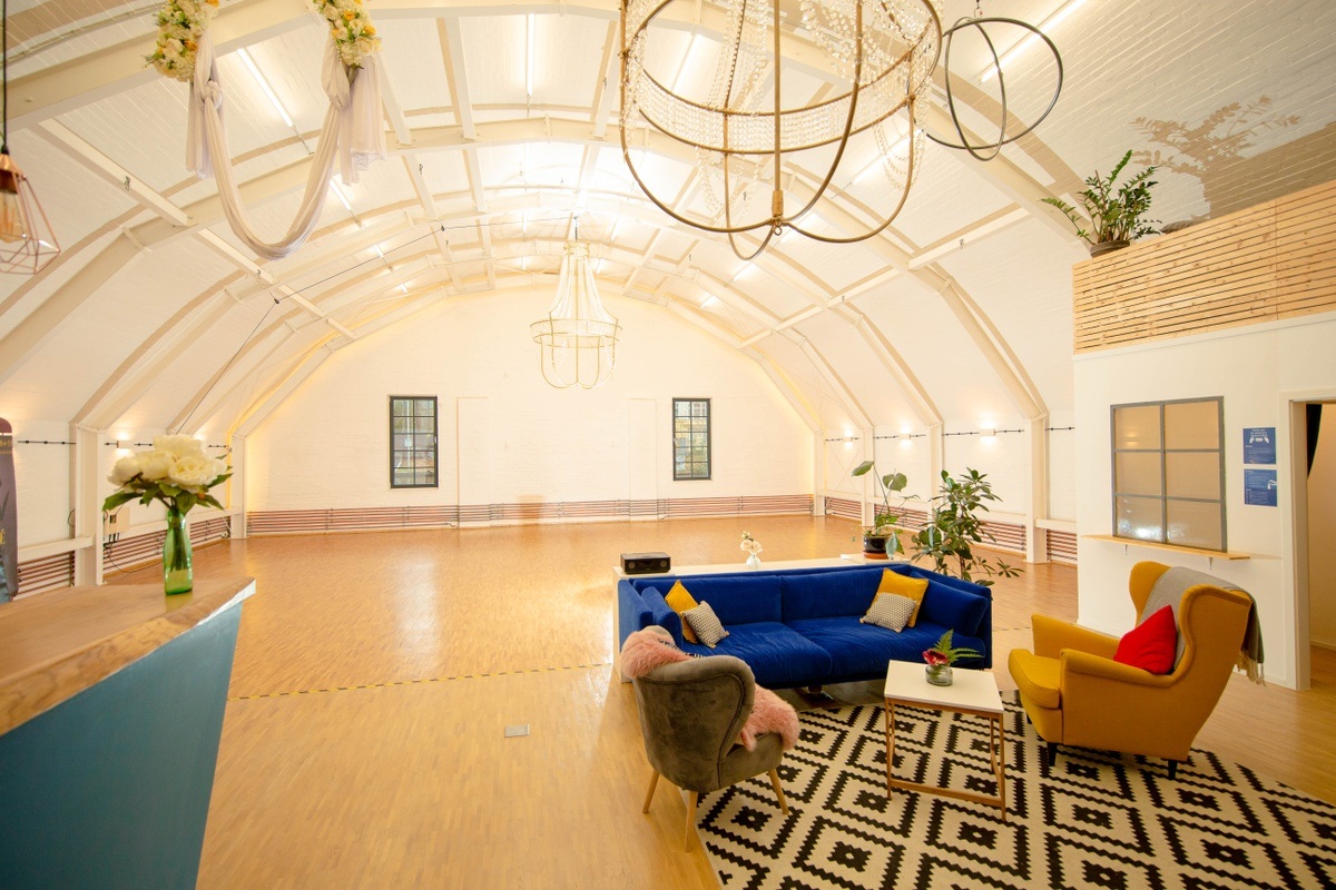 fl'AIR Yoga (Aerial Yoga)