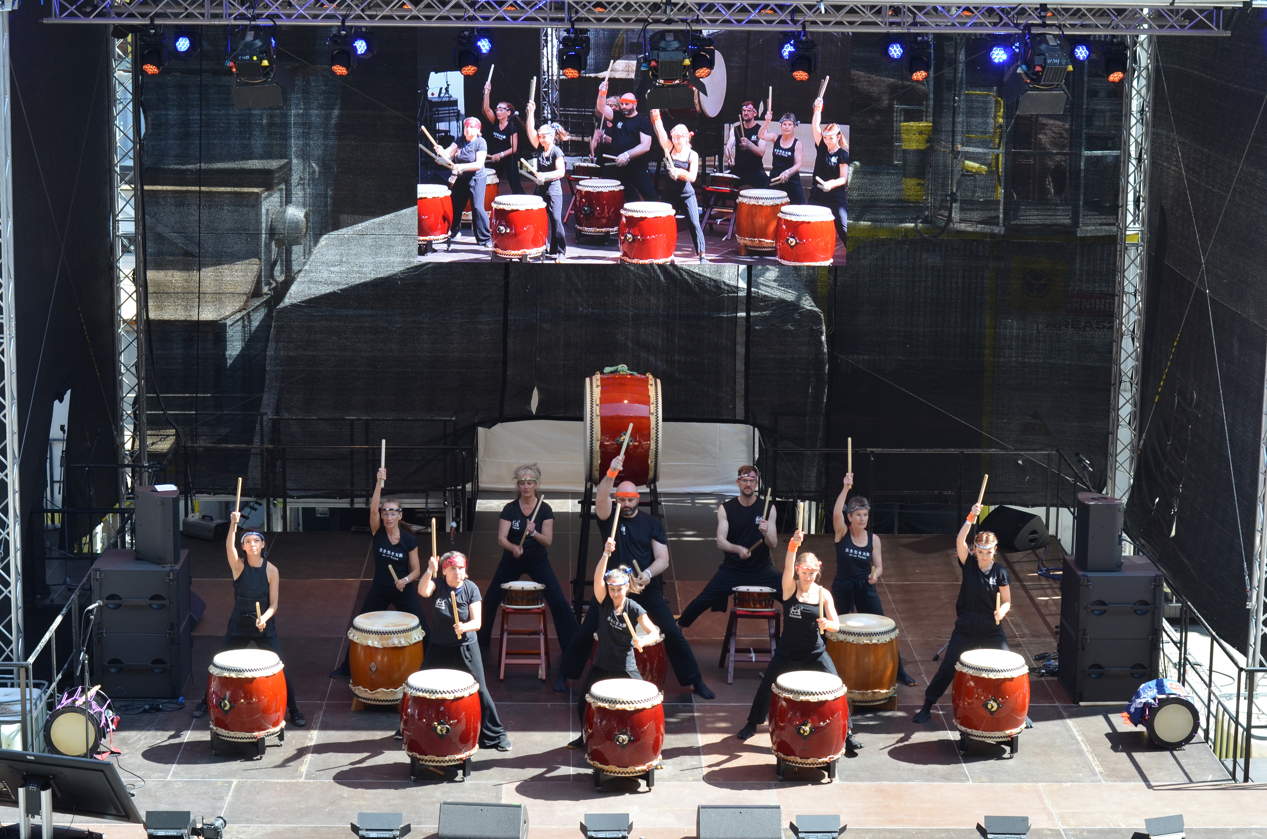Iki-Iki Taiko & Mitsune