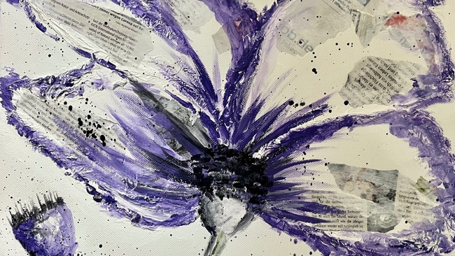 Bring your Bottle and Paint - Mixed Media Blüte