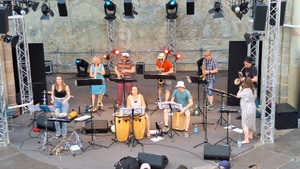 HIRSCH HEINRICH SOMMERKONZERT: HINRICH SCHMOCH AND THE LOW EXPECTATION