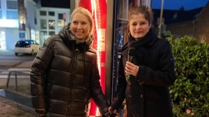 "Köln liest im Advent" am Bücherschrank in Vogelsang